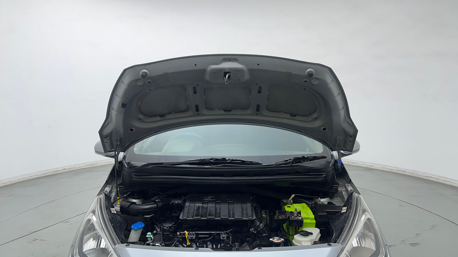 Used 2019 Hyundai Xcent SX Petrol Manual engine ENGINE & BONNET OPEN FRONT VIEW