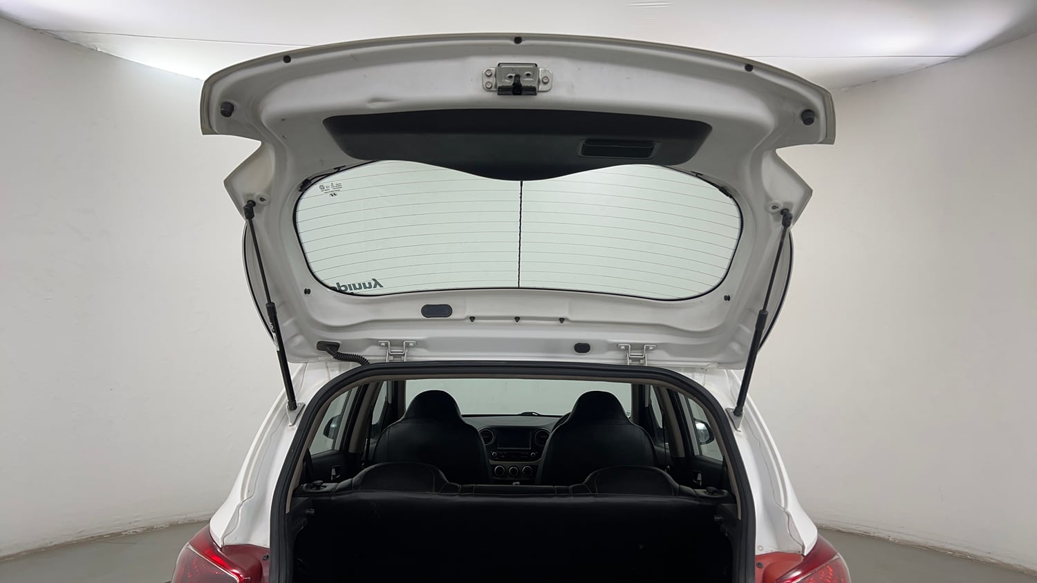 Used 2018 Hyundai Grand i10 Sportz (O) AT 1.2 Kappa VTVT Petrol Automatic interior DICKY DOOR OPEN VIEW
