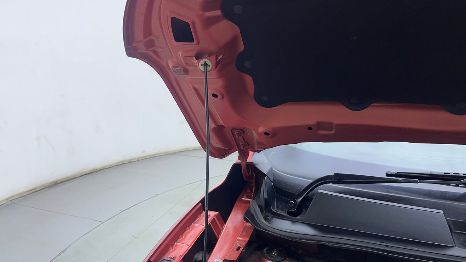 Used 2021 Renault Kiger RXZ Turbo CVT Dual Tone Petrol Automatic engine ENGINE RIGHT SIDE HINGE & APRON VIEW
