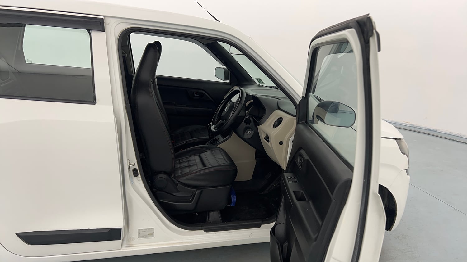 Used 2024 Maruti Suzuki Wagon R LXI 1.0 Petrol Manual interior RIGHT SIDE FRONT DOOR CABIN VIEW