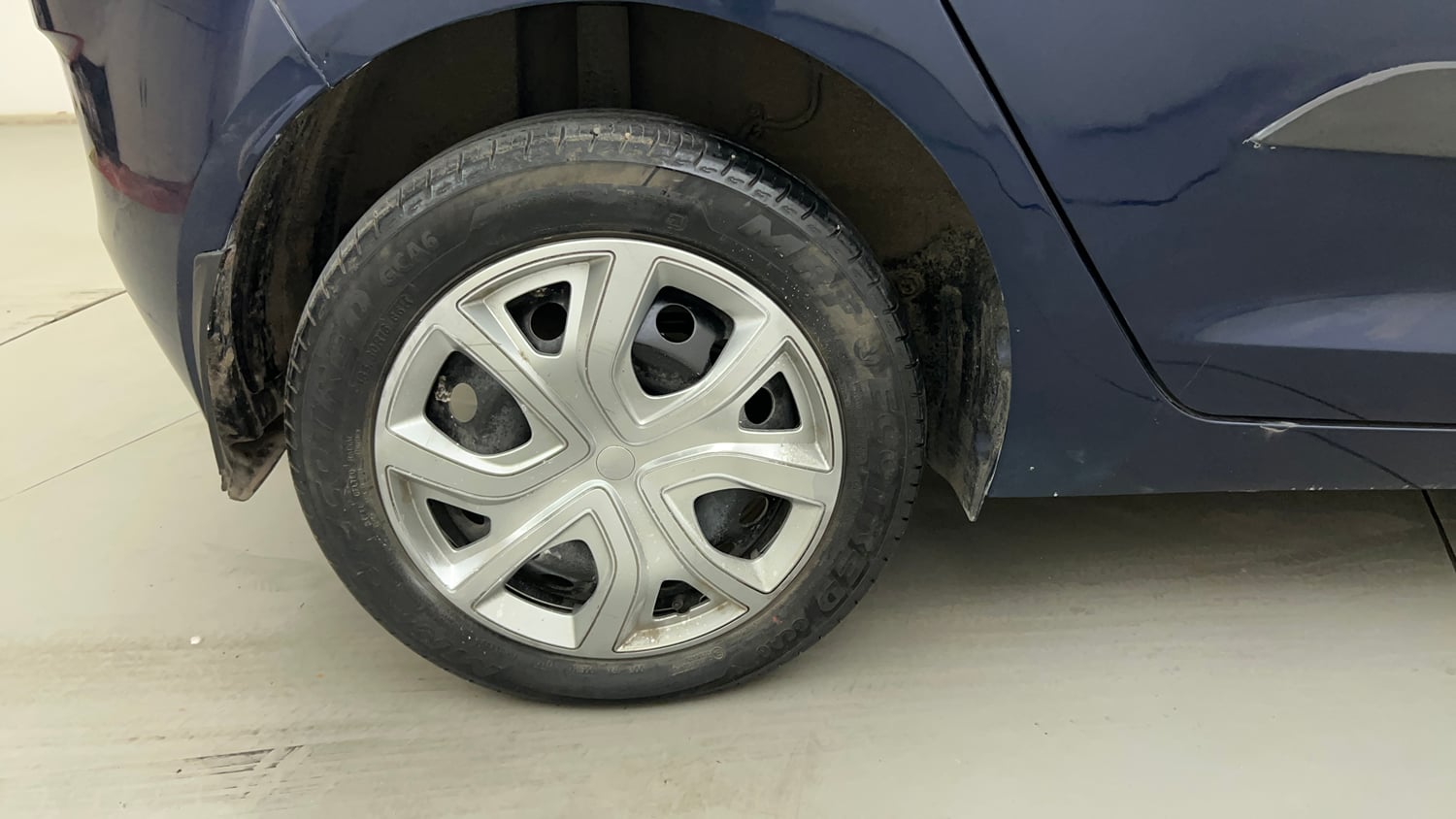 Used 2024 Tata Altroz XM Petrol Petrol Manual tyres RIGHT REAR TYRE RIM VIEW