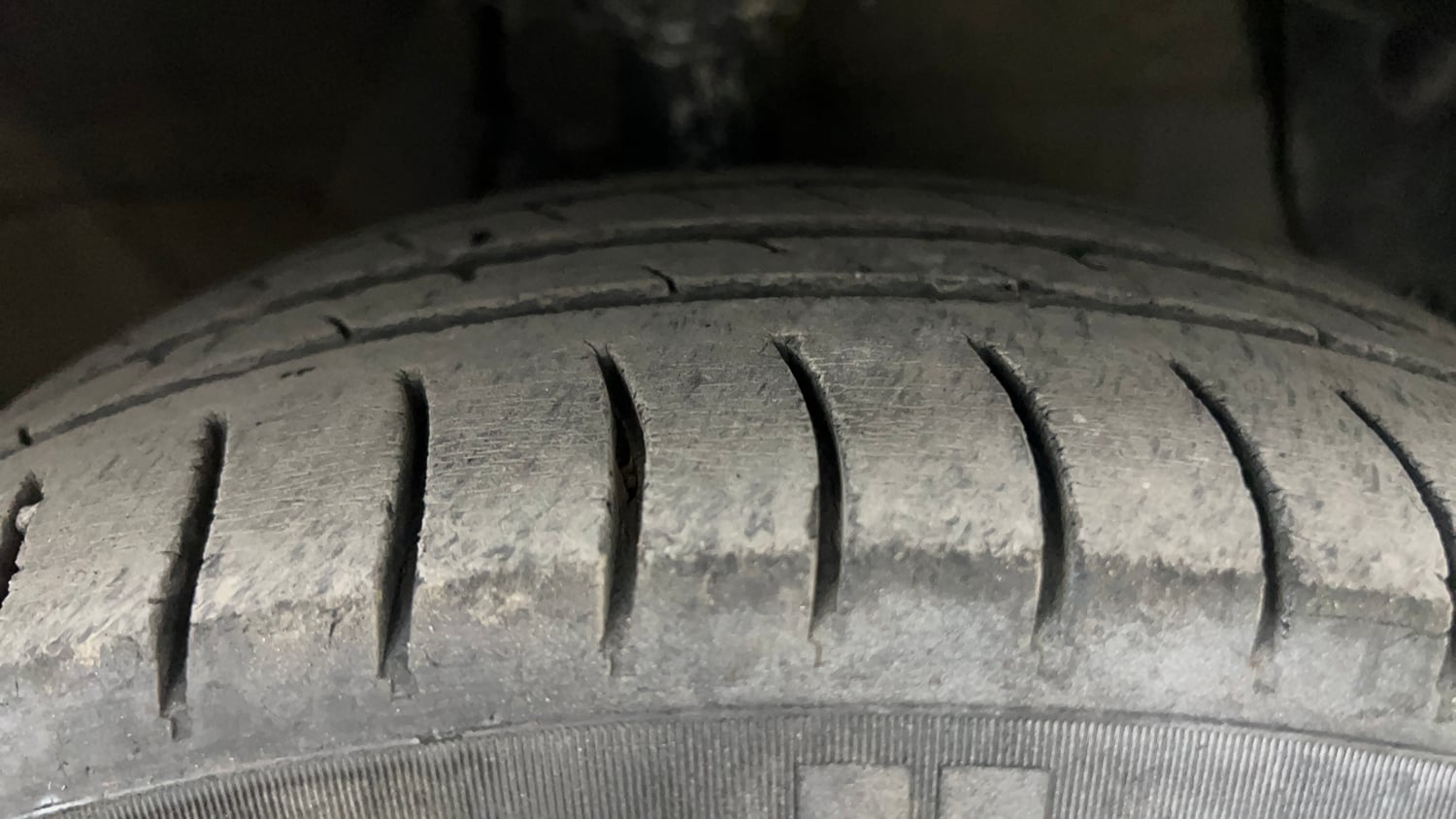 Used 2016 Hyundai Grand i10 Sportz 1.2 Kappa VTVT Petrol Manual tyres RIGHT FRONT TYRE TREAD VIEW