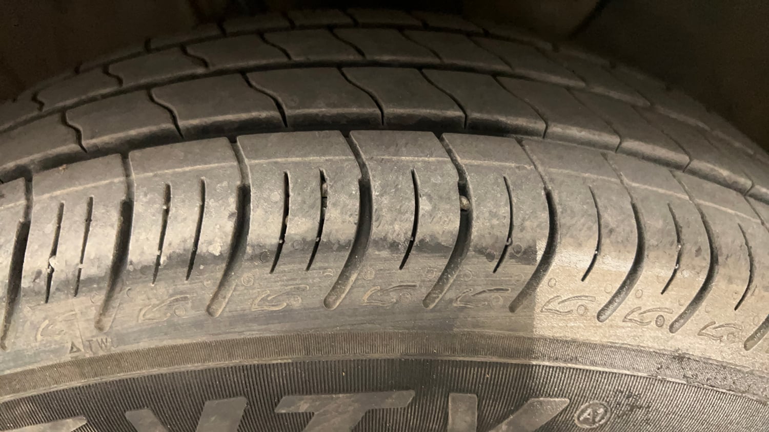 Used 2020 Hyundai Elite i20 Sportz Plus 1.2 Petrol Manual tyres RIGHT FRONT TYRE TREAD VIEW
