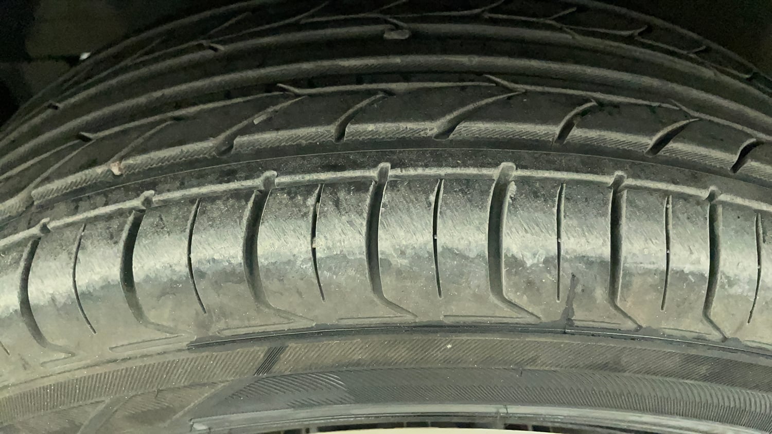 Used 2019 Maruti Suzuki Baleno Delta Petrol Manual tyres LEFT FRONT TYRE TREAD VIEW