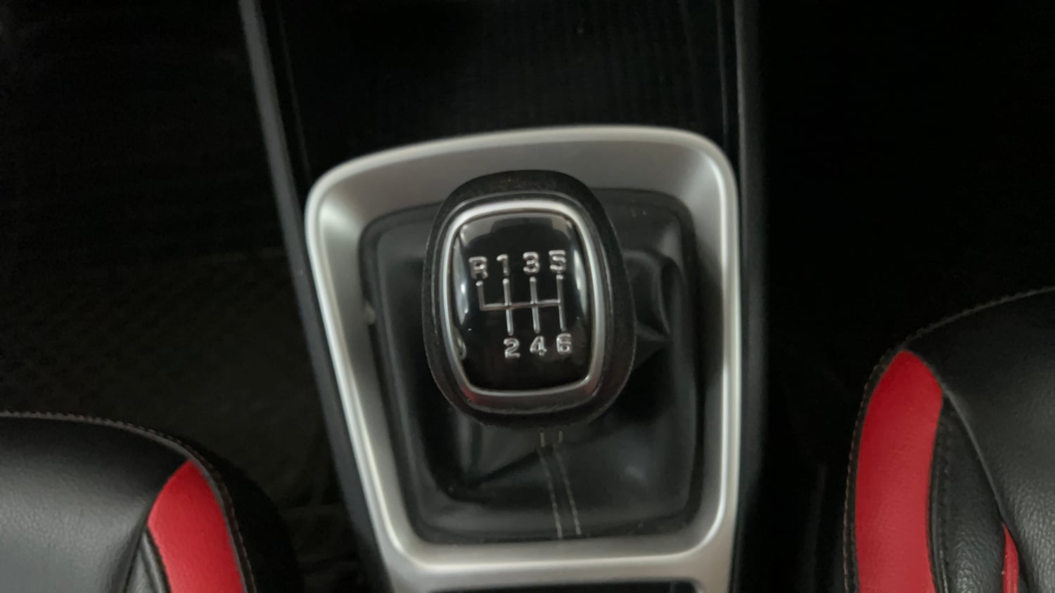 Used 2020 Hyundai Venue S 1.0 Turbo Petrol Manual interior GEAR  KNOB VIEW