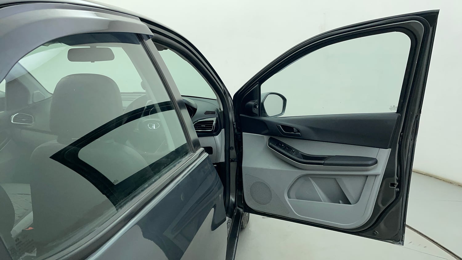 Used 2021 Tata Tiago XZ Petrol Manual interior RIGHT FRONT DOOR OPEN VIEW