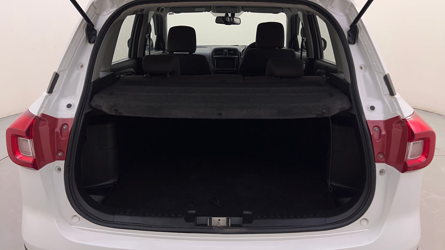 Used 2021 Toyota Urban Cruiser Premium Grade AT Petrol Automatic interior DICKY INSIDE VIEW
