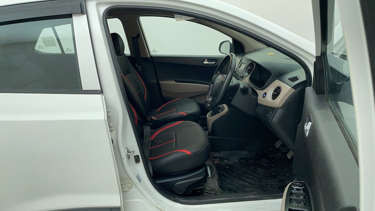 Used 2016 Hyundai Grand i10 Asta 1.2 Kappa VTVT Petrol Manual interior RIGHT SIDE FRONT DOOR CABIN VIEW