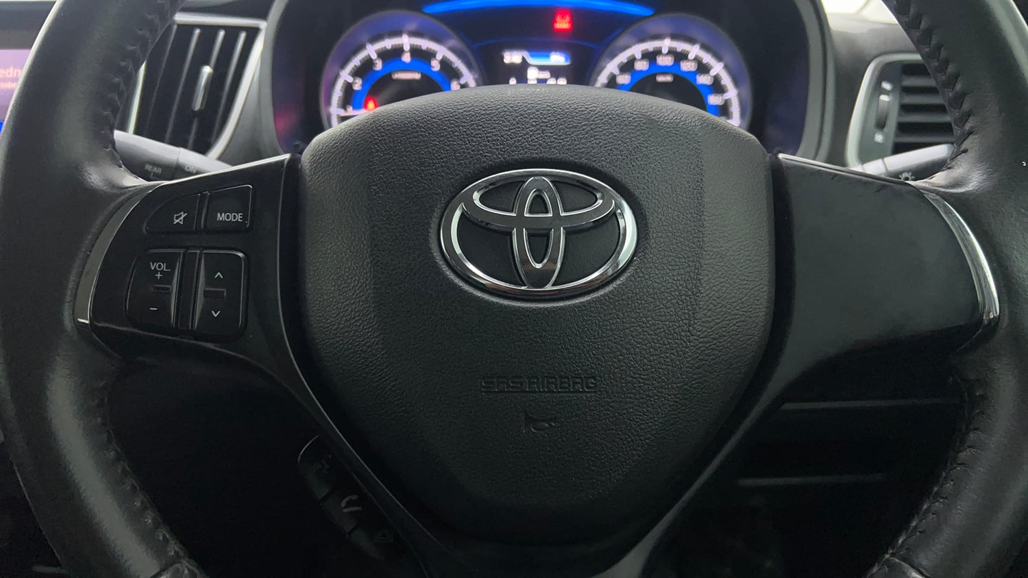 Used 2019 Toyota Glanza V CVT Petrol Automatic top_features Airbags