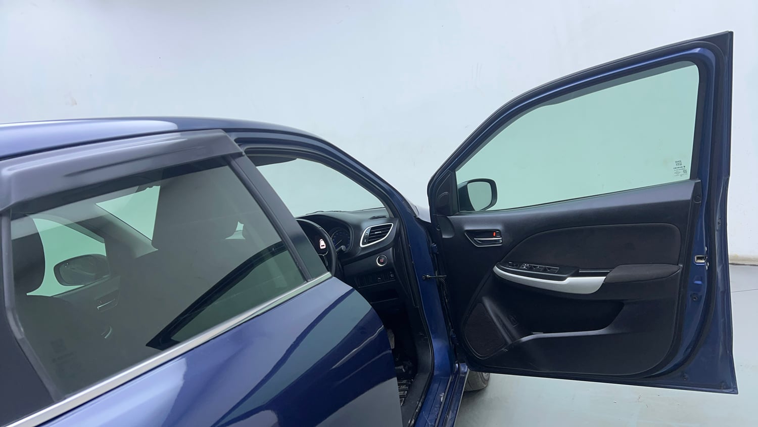 Used 2018 Maruti Suzuki Baleno Alpha 1.2 Petrol Manual interior RIGHT FRONT DOOR OPEN VIEW