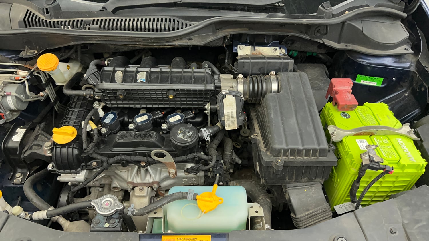 Used 2024 Tata Altroz XM Petrol Petrol Manual engine ENGINE LEFT SIDE VIEW