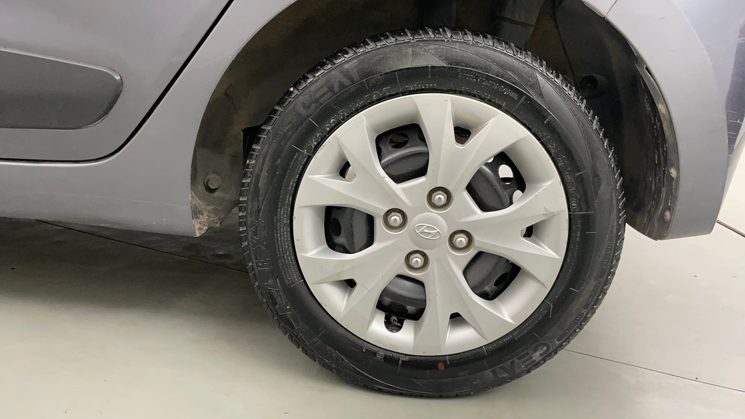 Used 2016 Hyundai Grand i10 Sportz 1.2 Kappa VTVT Petrol Manual tyres LEFT REAR TYRE RIM VIEW