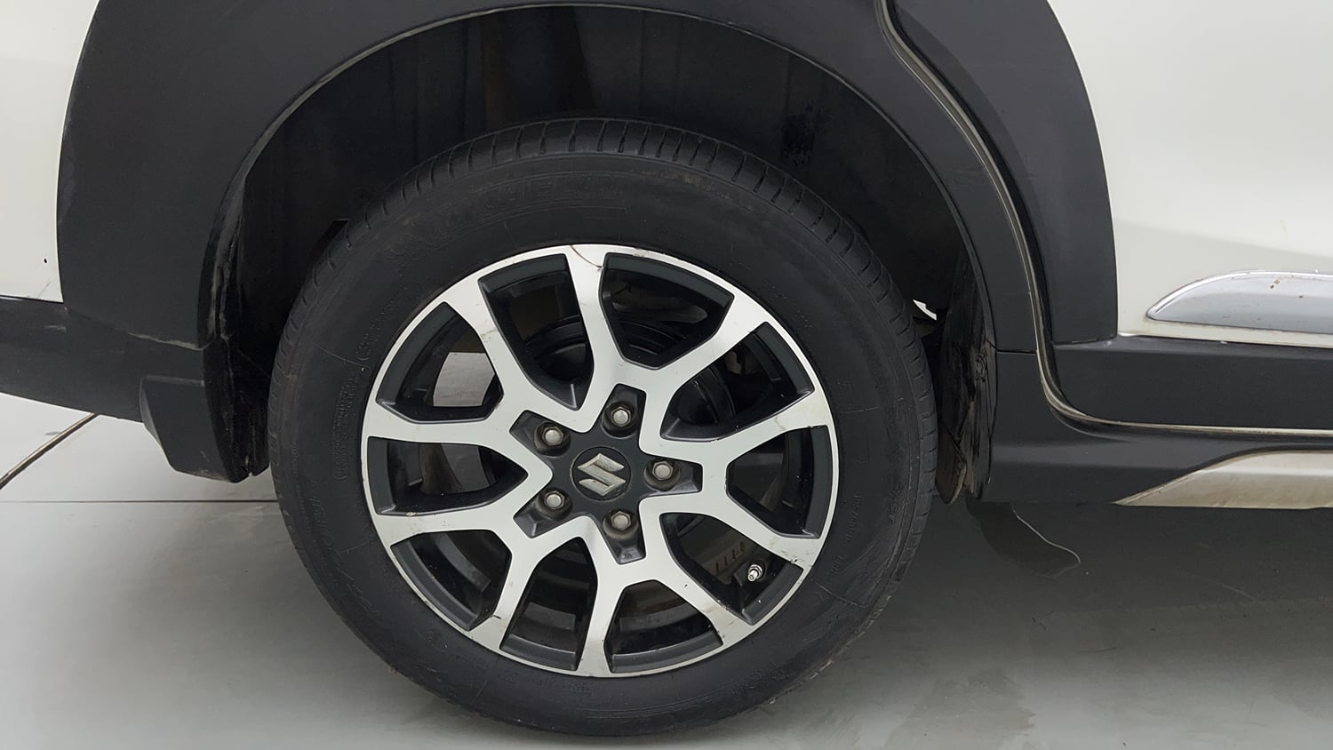 Used 2022 Maruti Suzuki XL6 Alpha Plus MT Petrol Petrol Manual tyres RIGHT REAR TYRE RIM VIEW