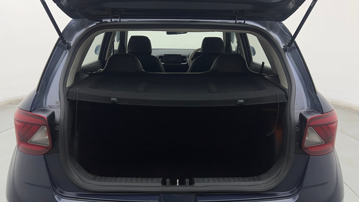 Used 2019 hyundai Venue S 1.0 AT Turbo Petrol Petrol Automatic interior DICKY INSIDE VIEW