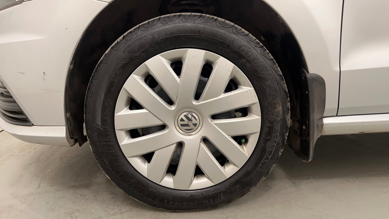 Used 2018 Volkswagen Ameo Comfortline 1.2L (P) Petrol Manual tyres LEFT FRONT TYRE RIM VIEW