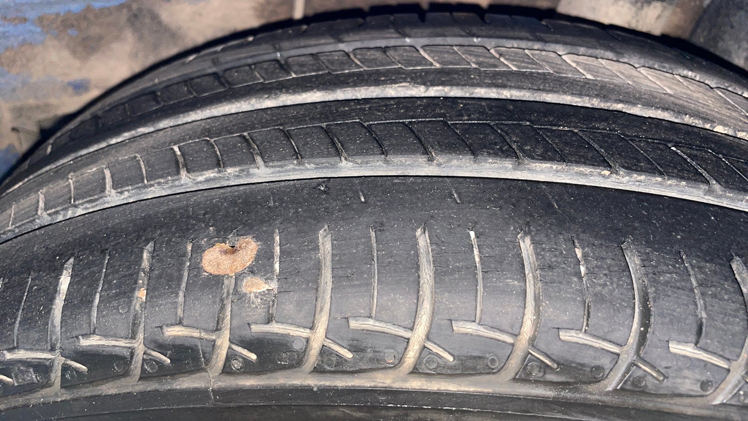 Used 2019 Hyundai Elite i20 Sportz Plus 1.2 CVT Petrol Automatic tyres LEFT REAR TYRE TREAD VIEW
