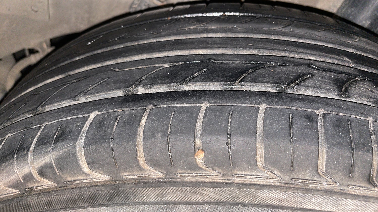 Used 2016 Honda Jazz V AT Petrol Petrol Automatic tyres LEFT REAR TYRE TREAD VIEW