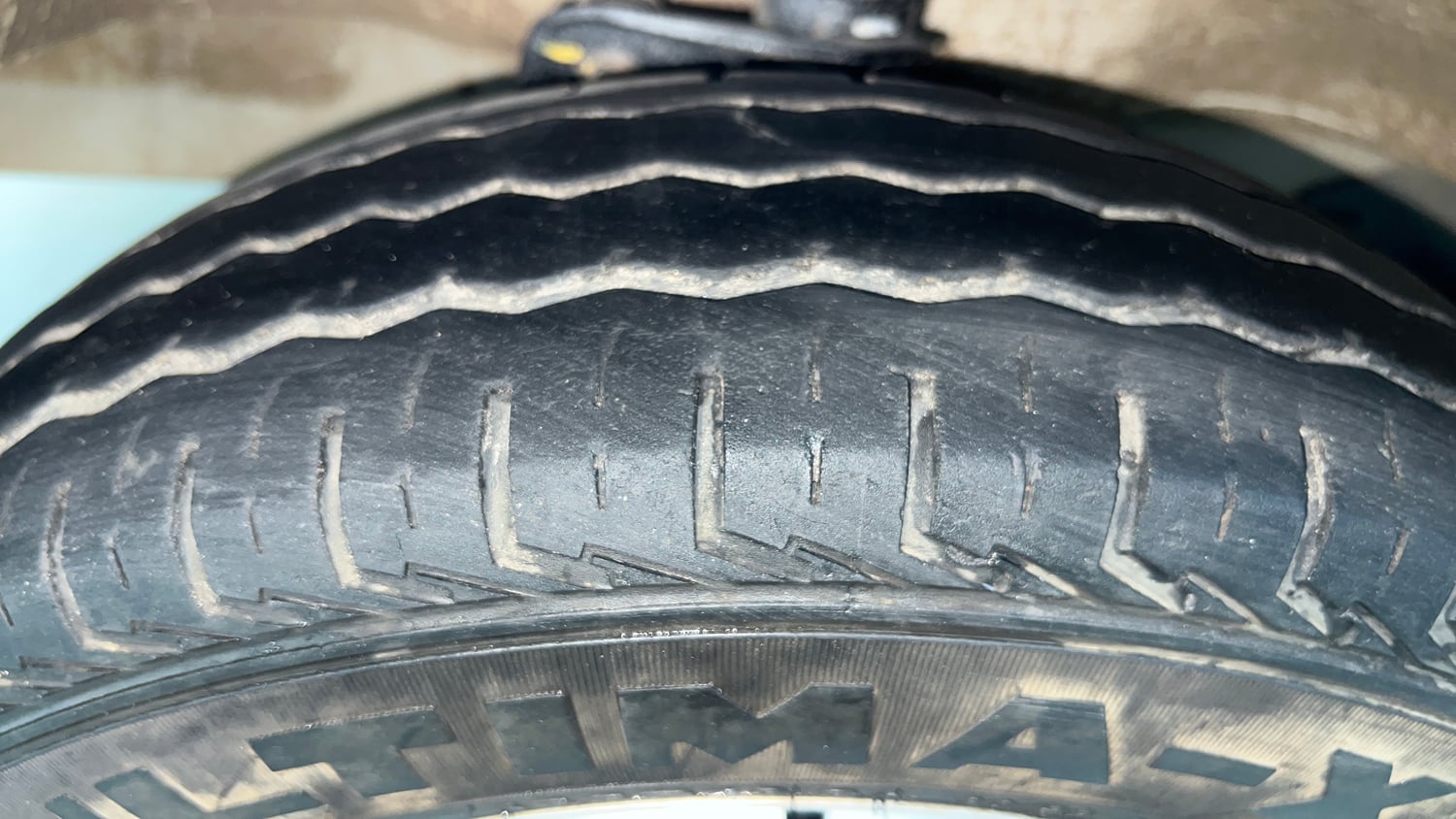Used 2024 Maruti Suzuki Eeco 5 STR AC (O) CNG Cng Manual tyres LEFT FRONT TYRE TREAD VIEW