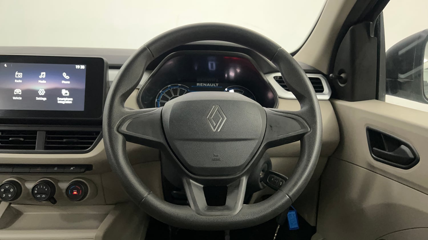 Used 2025 Renault Triber Evolution Petrol Manual interior STEERING VIEW