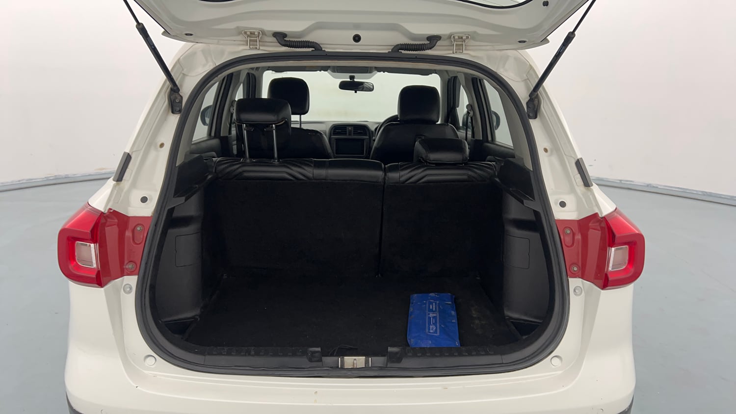 Used 2021 maruti-suzuki Vitara Brezza ZXi Petrol Manual interior DICKY INSIDE VIEW
