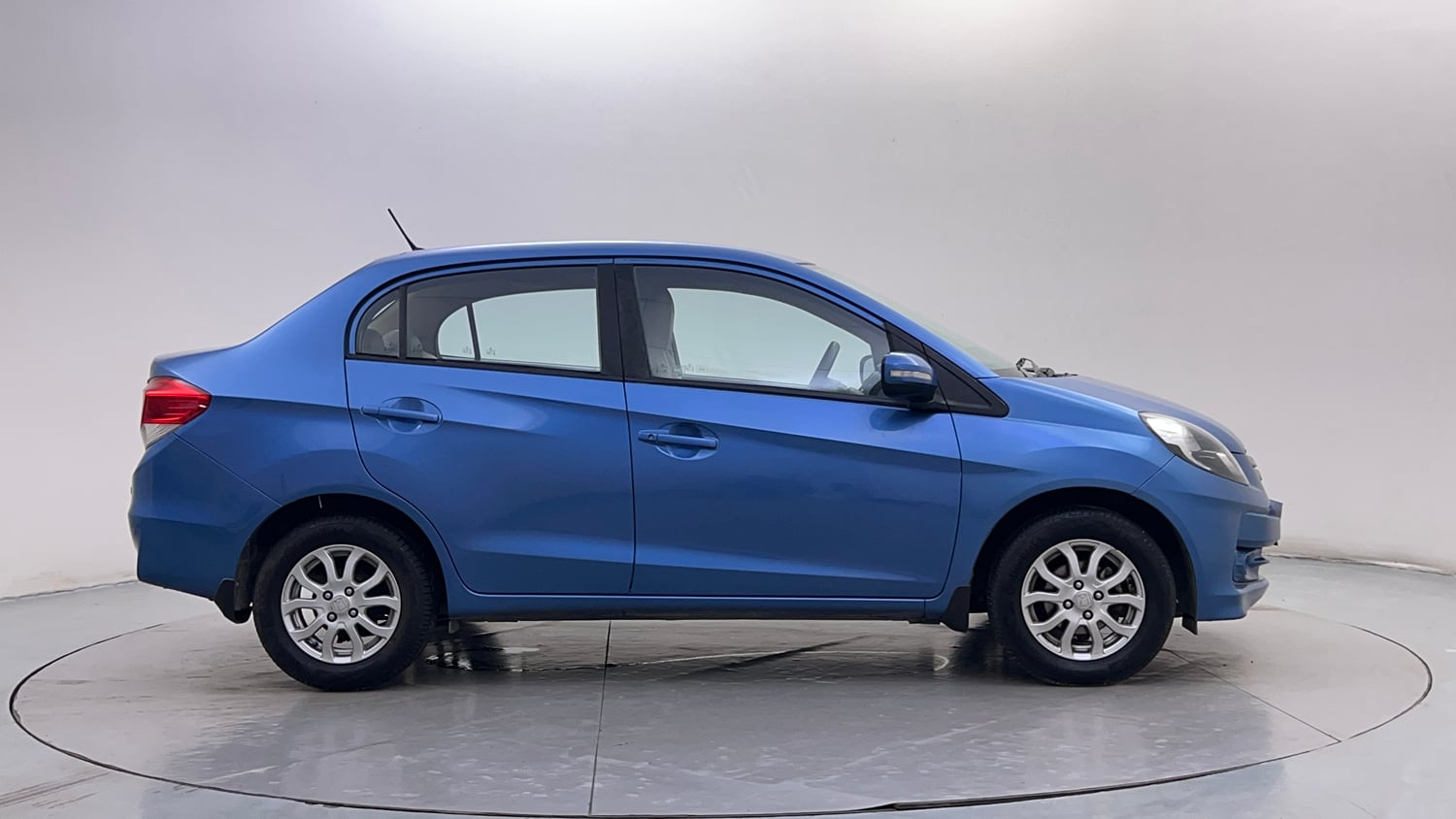 Used 2013 Honda Amaze 1.2 VX AT i-VTEC Petrol Automatic exterior RIGHT SIDE VIEW