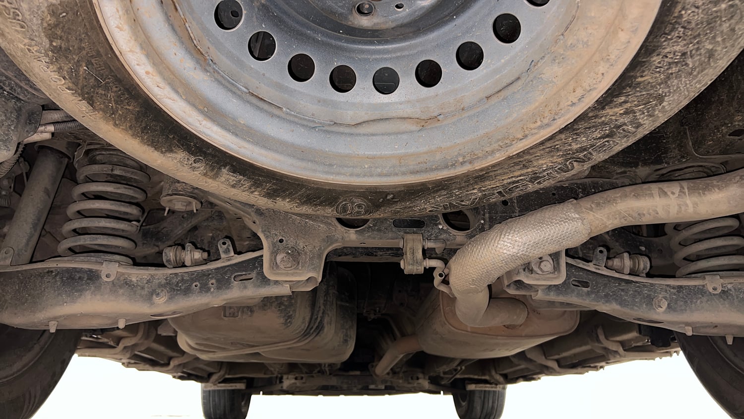 Used 2022 Mahindra XUV700 AX 5 Diesel AT 7 STR Diesel Automatic extra REAR UNDERBODY VIEW (TAKEN FROM REAR)