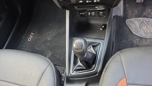 Used 2018 Hyundai Elite i20 Asta 1.2 Petrol Manual interior GEAR  KNOB VIEW