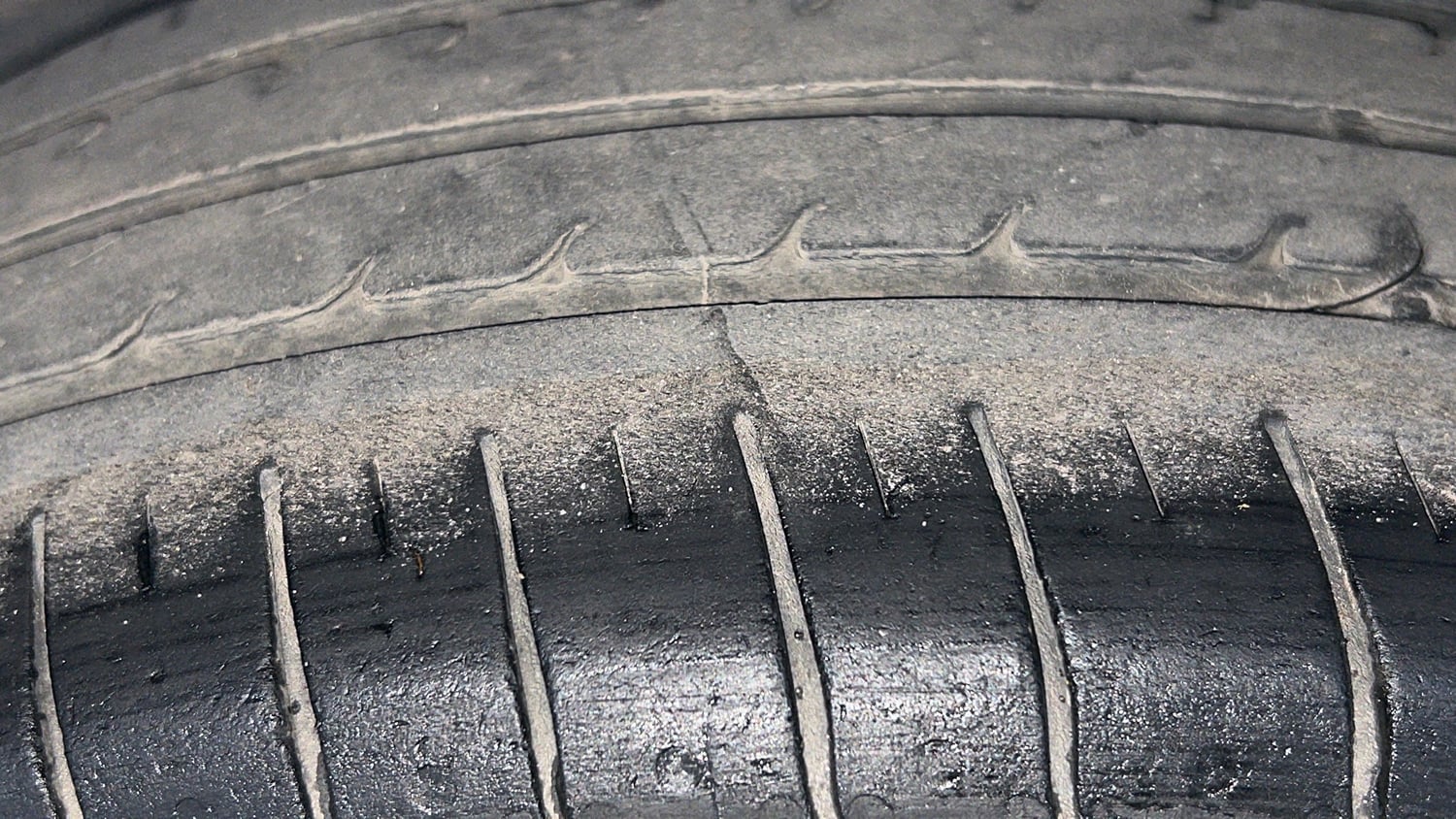 Used 2019 Hyundai Elite i20 Magna Plus 1.2 Petrol Manual tyres LEFT REAR TYRE TREAD VIEW