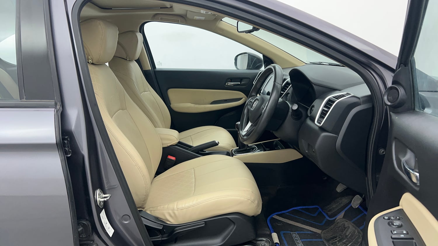 Used 2021 Honda City VX Petrol Petrol Manual interior RIGHT SIDE FRONT DOOR CABIN VIEW