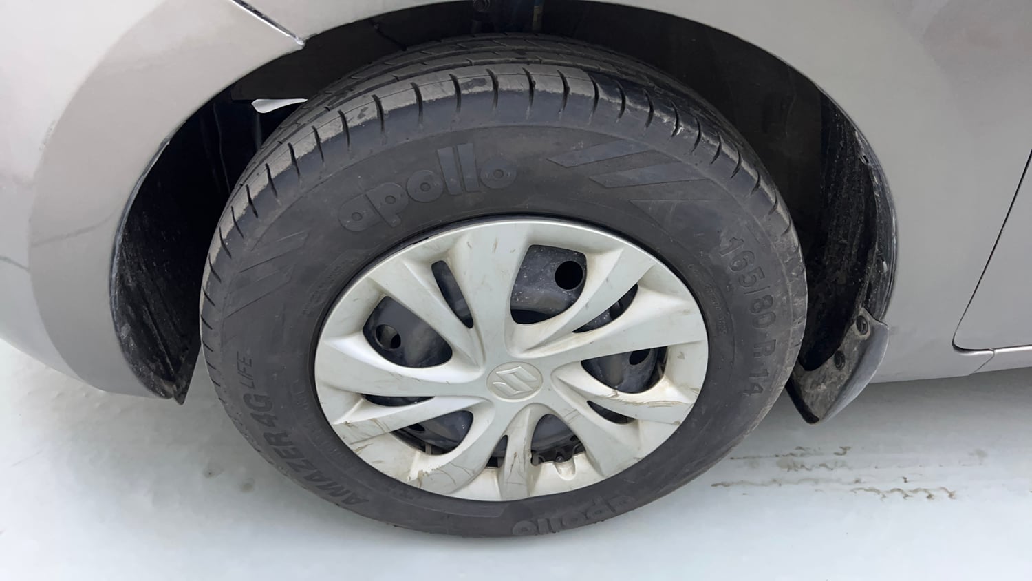 Used 2022 Maruti Suzuki Swift VXi Petrol Manual tyres LEFT FRONT TYRE RIM VIEW