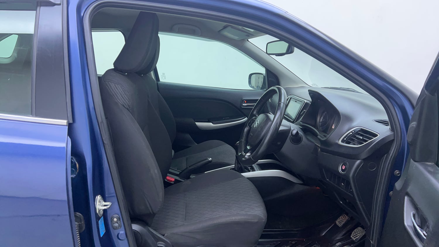 Used 2018 Maruti Suzuki Baleno Alpha 1.2 Petrol Manual interior RIGHT SIDE FRONT DOOR CABIN VIEW