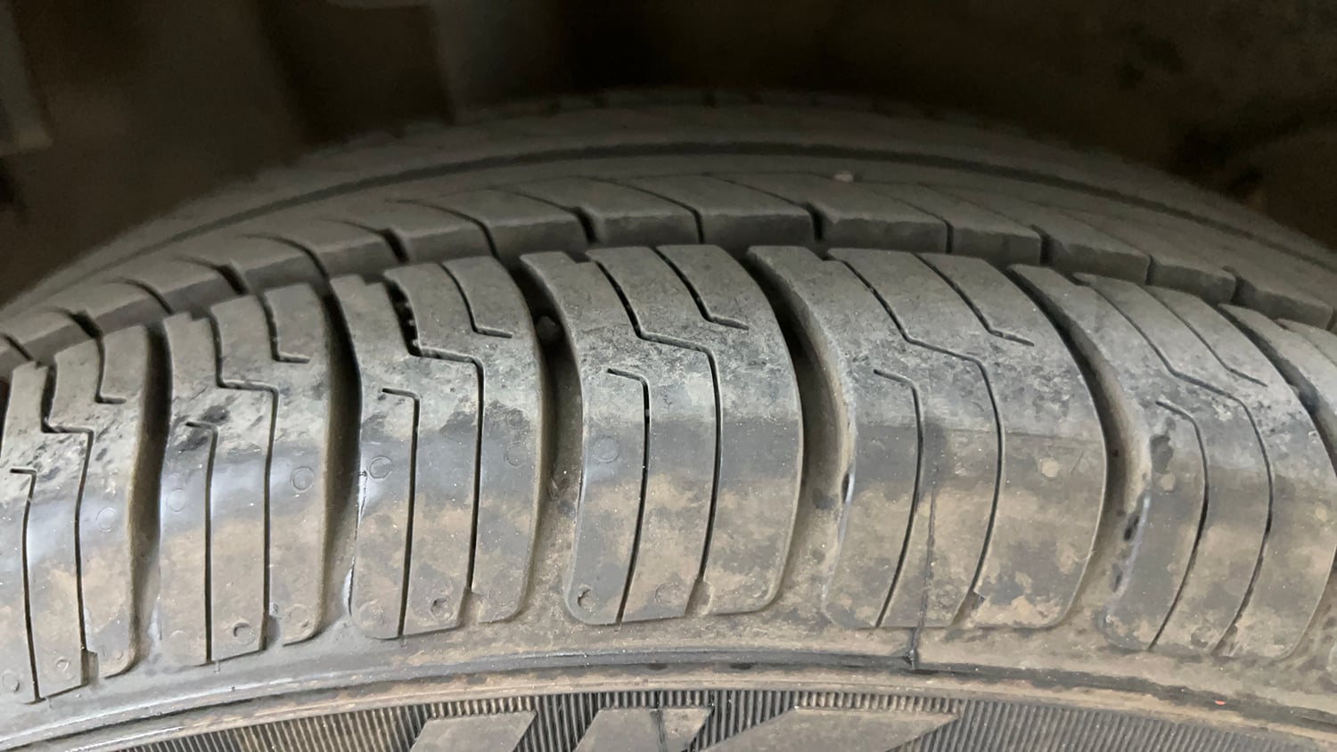 Used 2020 Tata Tiago XZA Plus Petrol Automatic tyres RIGHT REAR TYRE TREAD VIEW