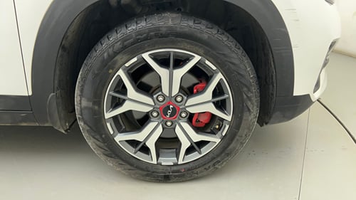 Used 2022 Kia Seltos GTX Plus 1.4 DCT Petrol Automatic tyres RIGHT FRONT TYRE RIM VIEW