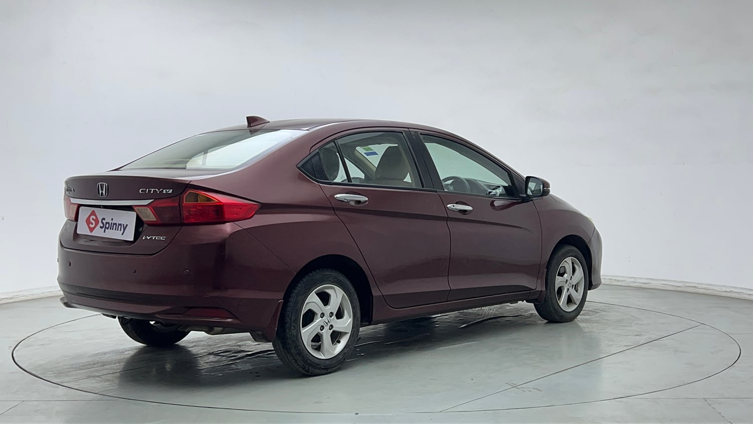 Used 2015 Honda City V Petrol Manual exterior RIGHT REAR CORNER VIEW