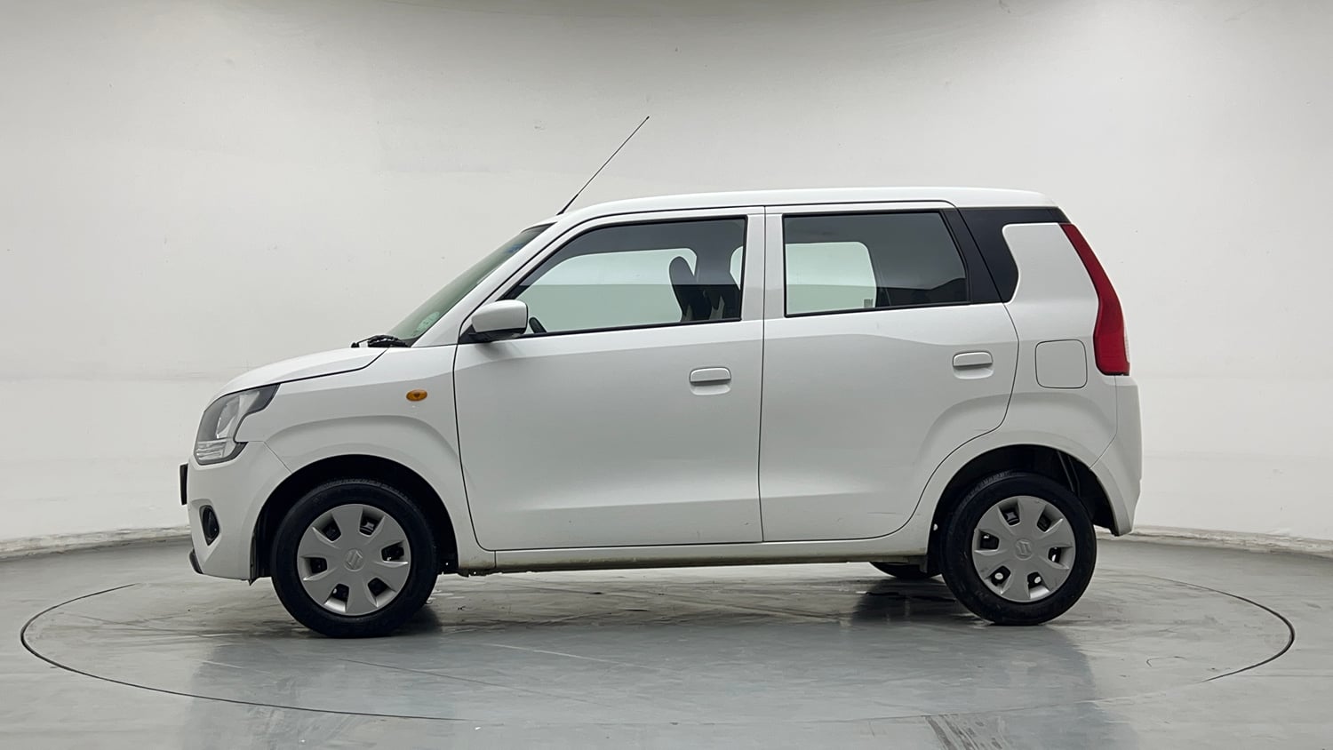 Used 2024 Maruti Suzuki Wagon R VXI 1.0 Petrol Manual exterior LEFT SIDE VIEW