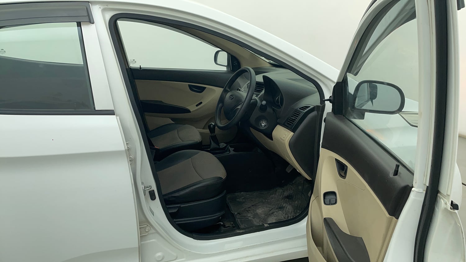 Used 2015 Hyundai Eon Magna + Petrol Manual interior RIGHT SIDE FRONT DOOR CABIN VIEW