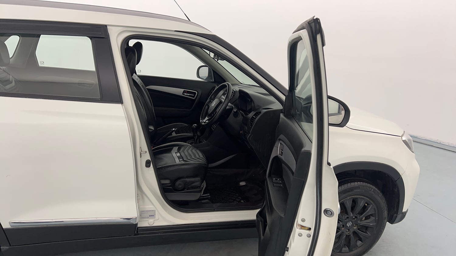 Used 2021 maruti-suzuki Vitara Brezza ZXi Petrol Manual interior RIGHT SIDE FRONT DOOR CABIN VIEW