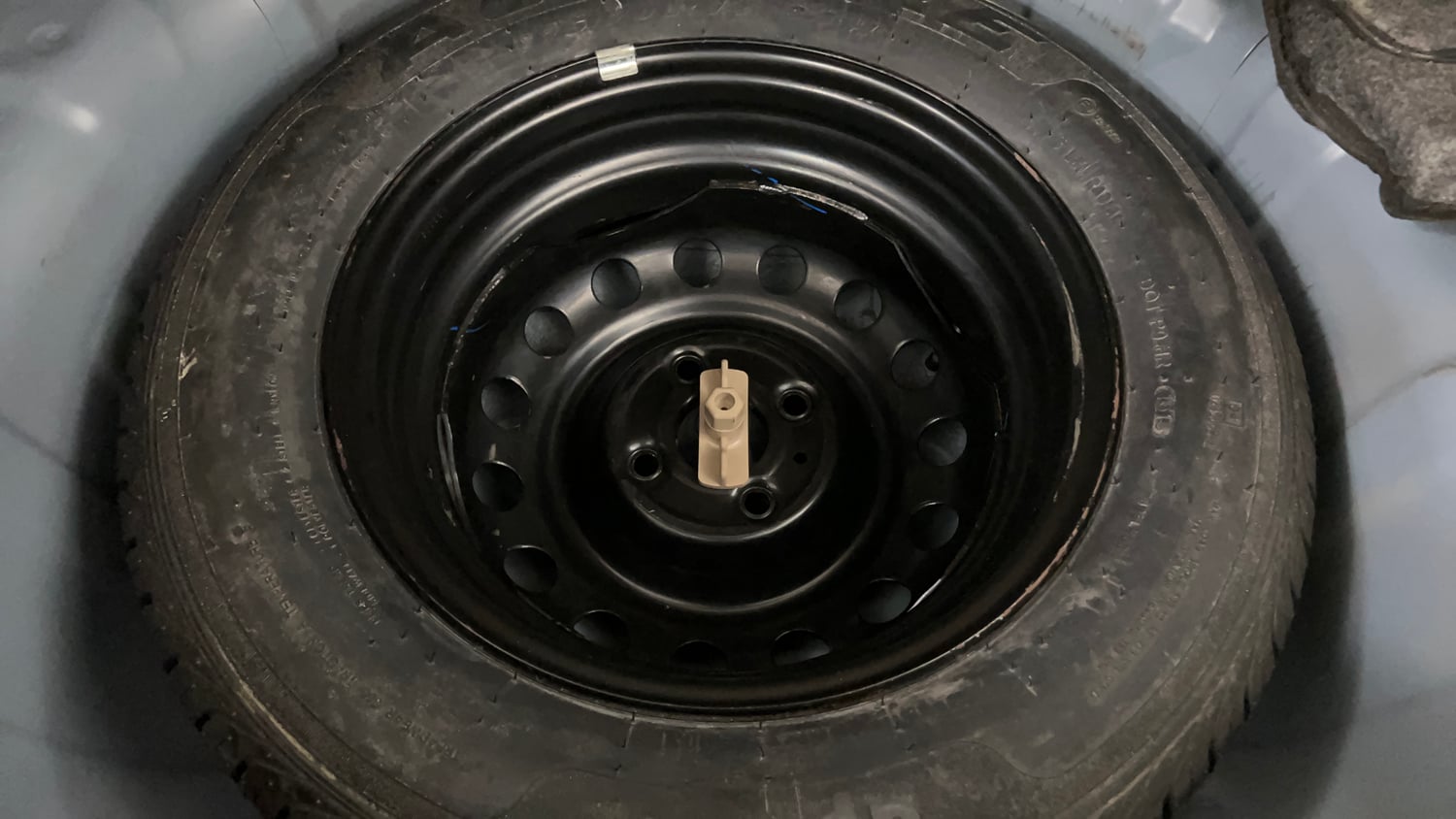 Used 2013 Hyundai i20 Magna 1.2 Petrol Manual tyres SPARE TYRE VIEW