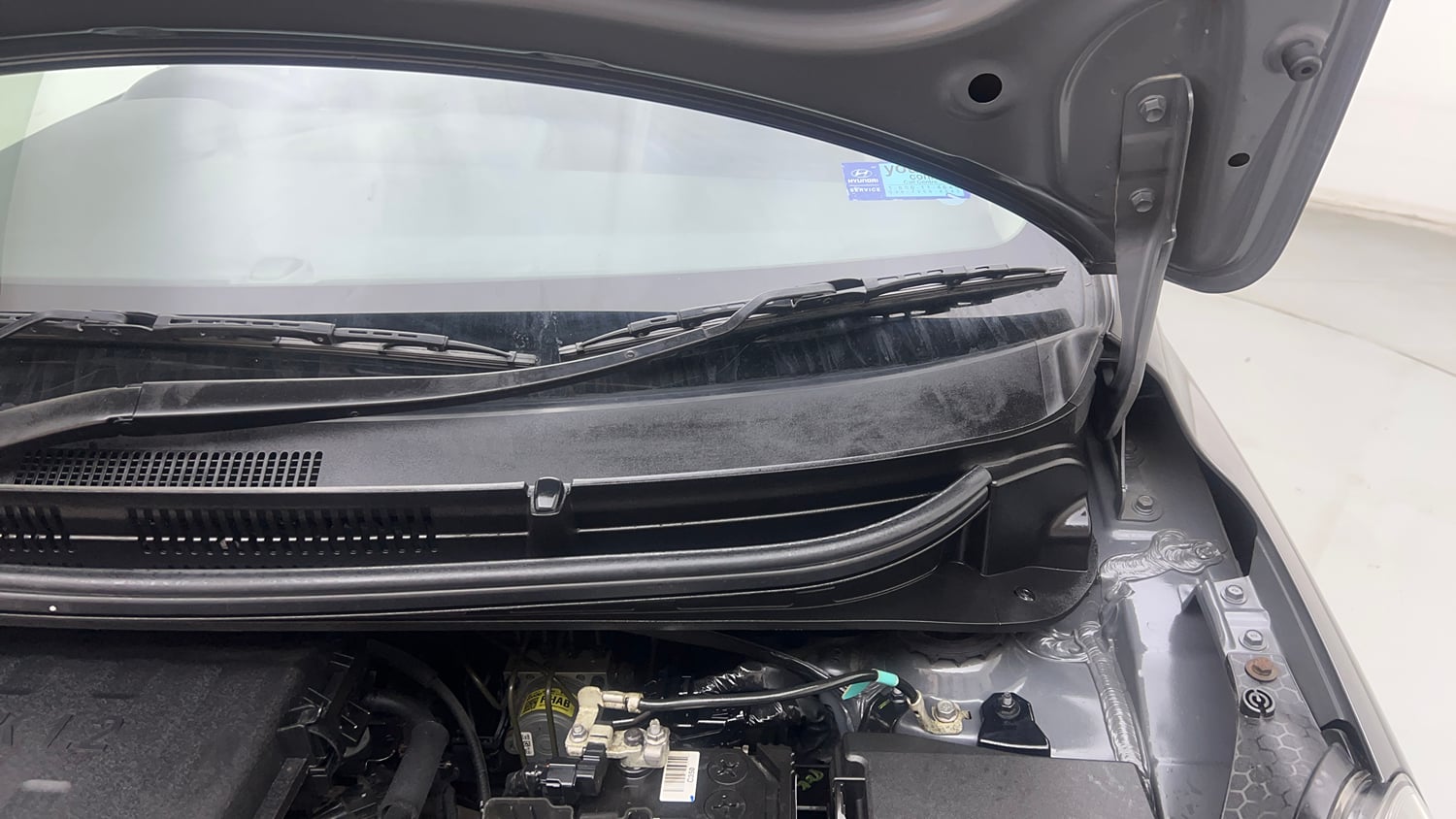 Used 2023 Hyundai Aura SX 1.2 Petrol Petrol Manual engine ENGINE LEFT SIDE HINGE & APRON VIEW
