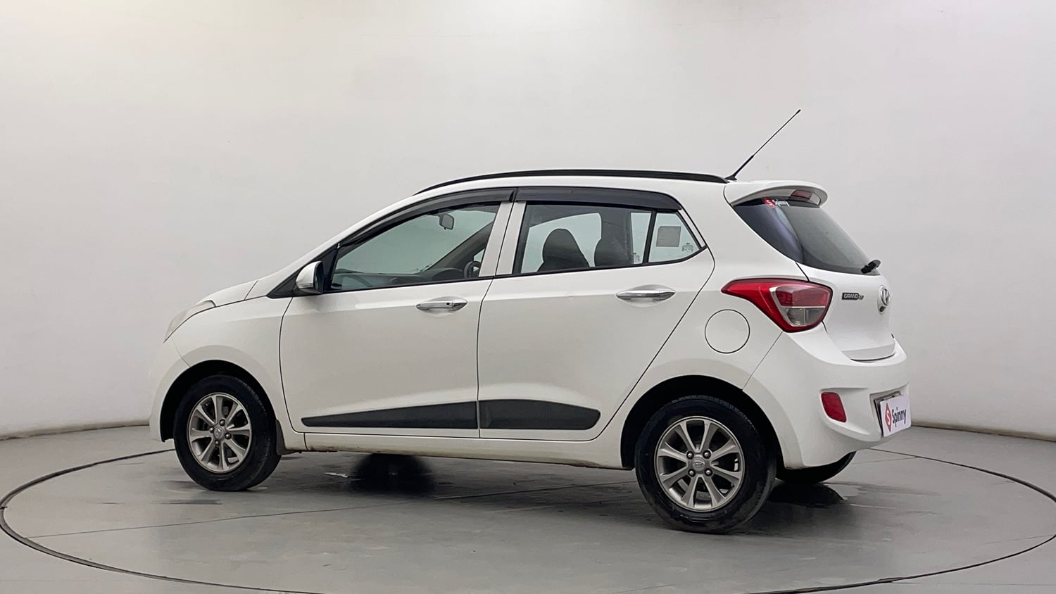 Used 2016 Hyundai Grand i10 Asta 1.2 Kappa VTVT Petrol Manual exterior LEFT REAR CORNER VIEW
