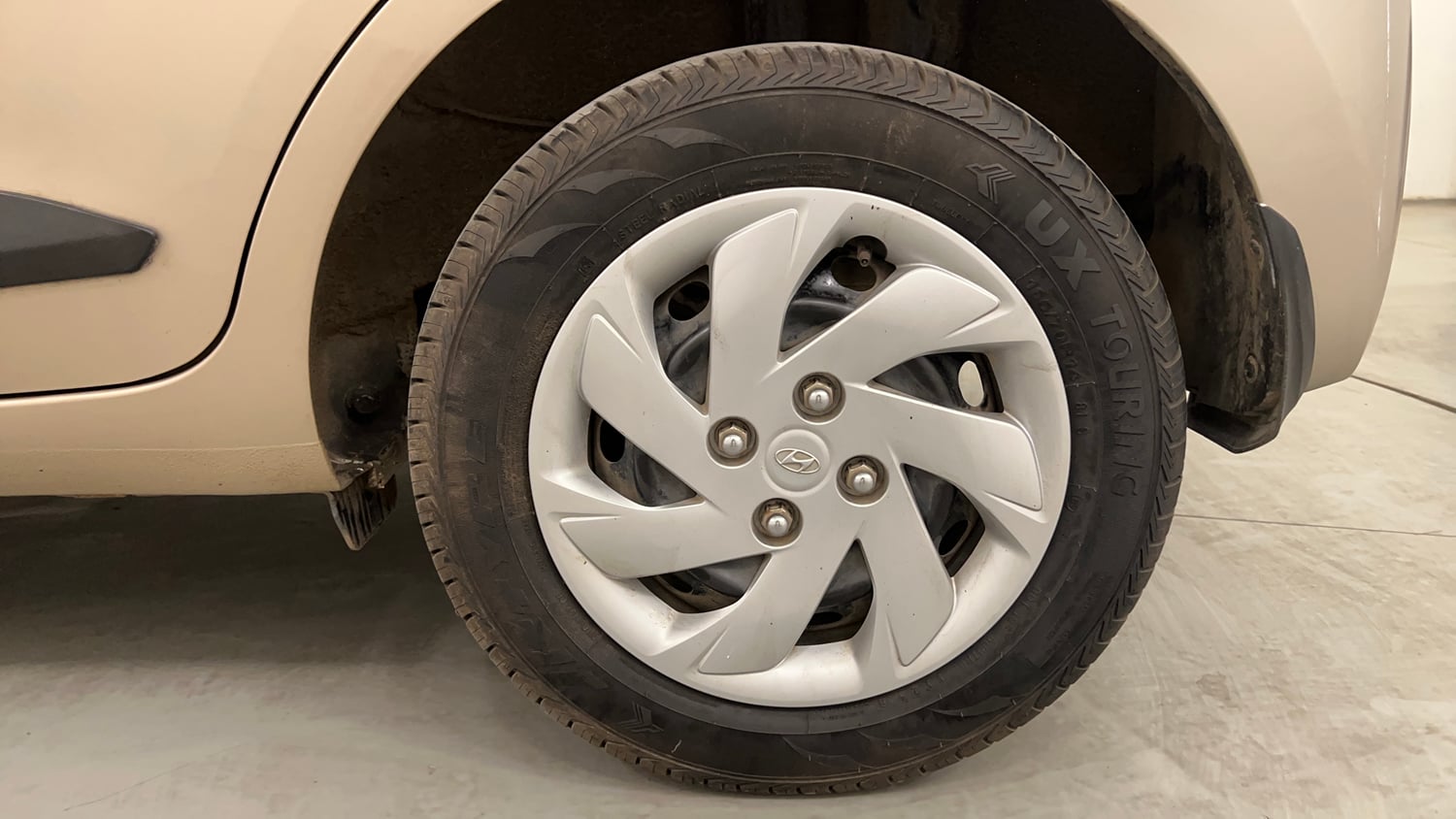 Used 2019 Hyundai Santro Sportz Petrol Manual tyres LEFT REAR TYRE RIM VIEW