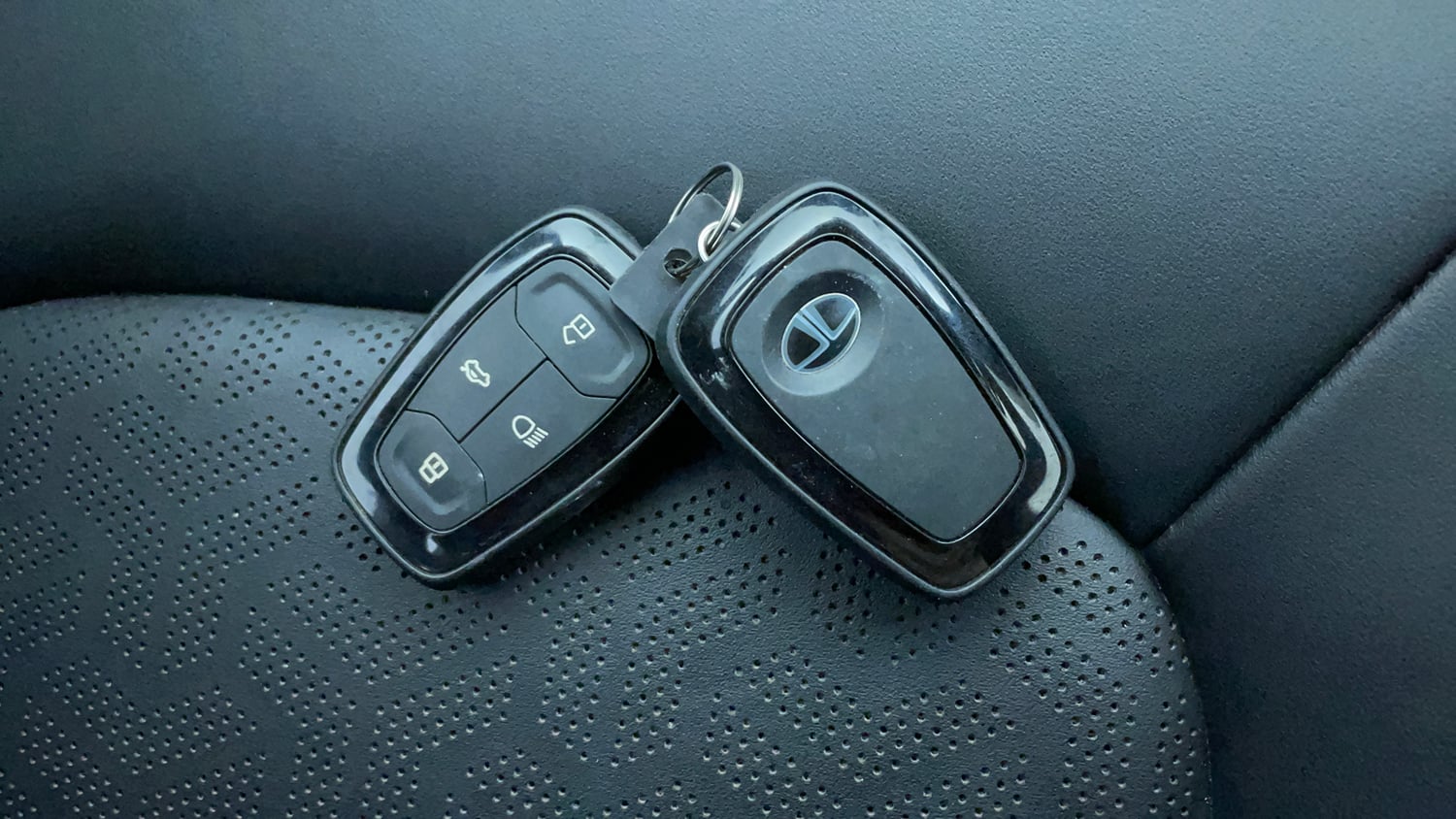 Used 2022 Tata Nexon XZA Plus (Premium) Dark Edition Petrol Automatic extra CAR KEY VIEW