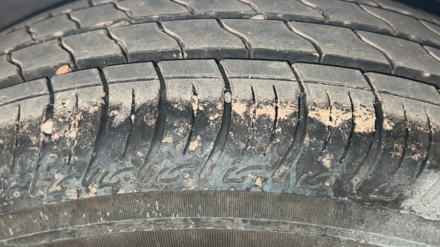 Used 2021 Tata Tiago XE Petrol Manual tyres LEFT REAR TYRE TREAD VIEW