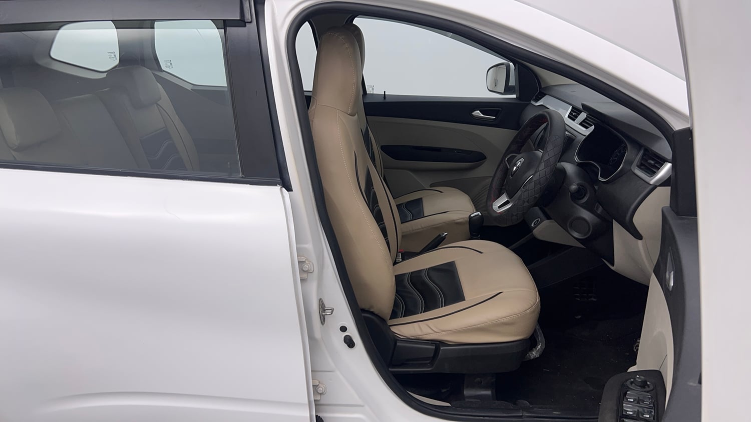 Used 2020 Renault Triber RXZ EASY-R AMT Petrol Automatic interior RIGHT SIDE FRONT DOOR CABIN VIEW