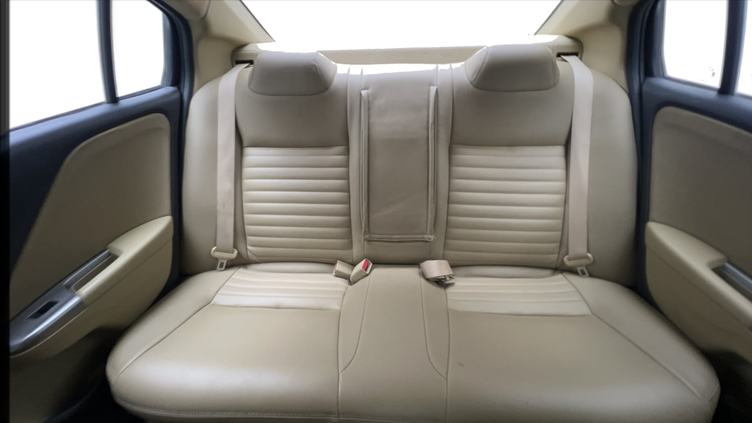 Used 2015 Honda City V Petrol Manual interior REAR SEAT CONDITION VIEW