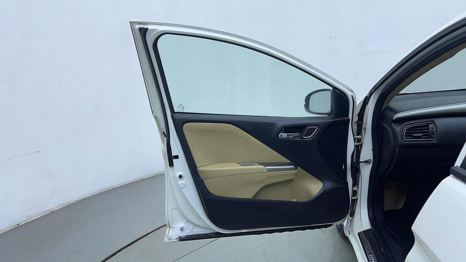 Used 2017 Honda City ZX CVT Petrol Petrol Automatic interior LEFT FRONT DOOR OPEN VIEW