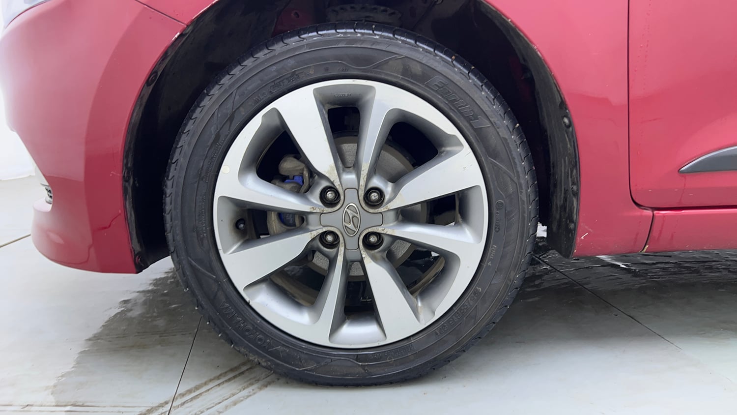 Used 2015 Hyundai Elite i20 Asta 1.2 Petrol Manual tyres LEFT FRONT TYRE RIM VIEW