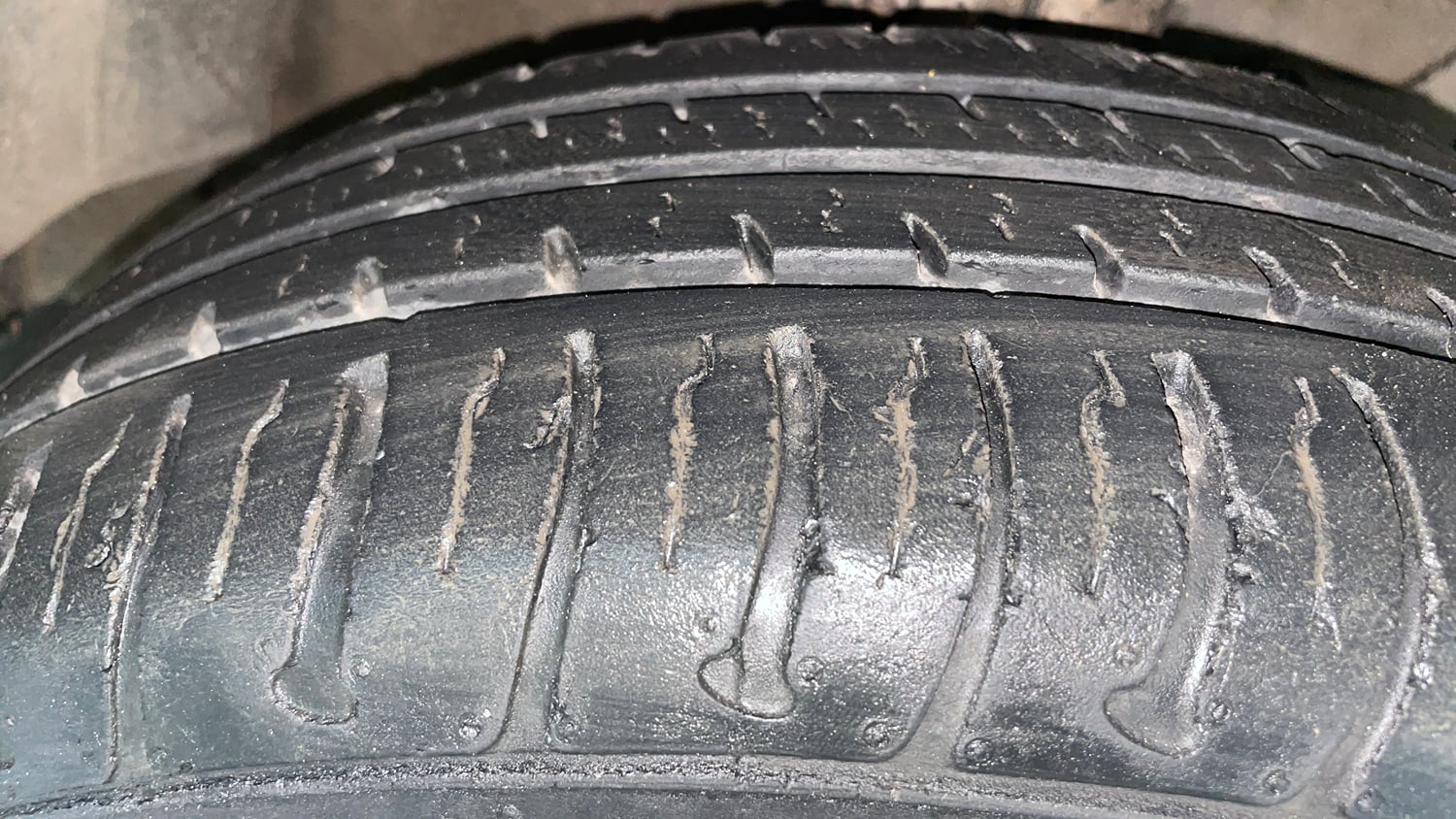 Used 2017 Tata Zest XE Petrol Petrol Manual tyres RIGHT FRONT TYRE TREAD VIEW