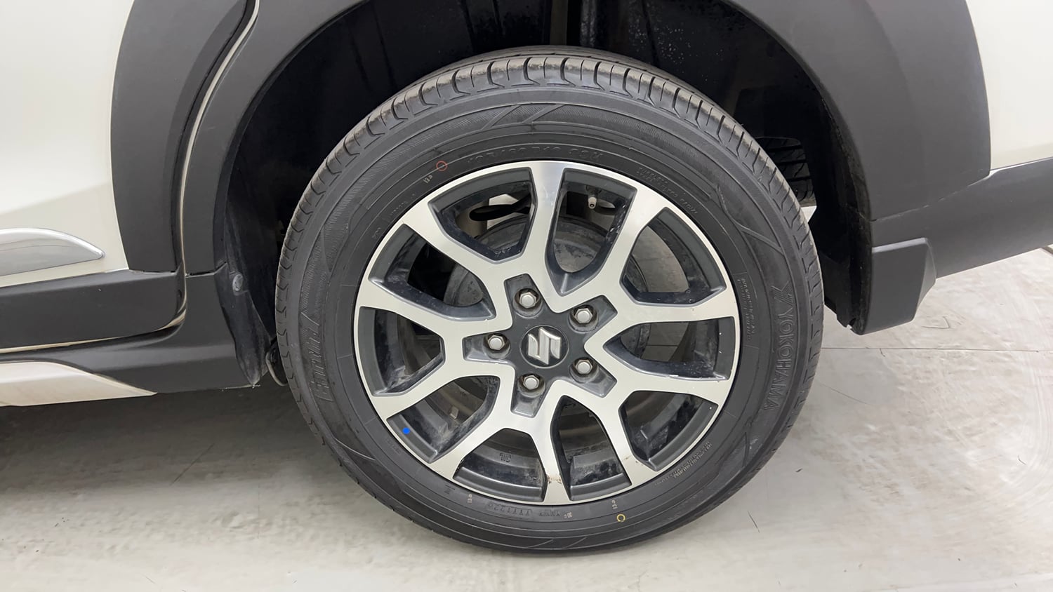 Used 2022 Maruti Suzuki XL6 Alpha MT Petrol Petrol Manual tyres LEFT REAR TYRE RIM VIEW
