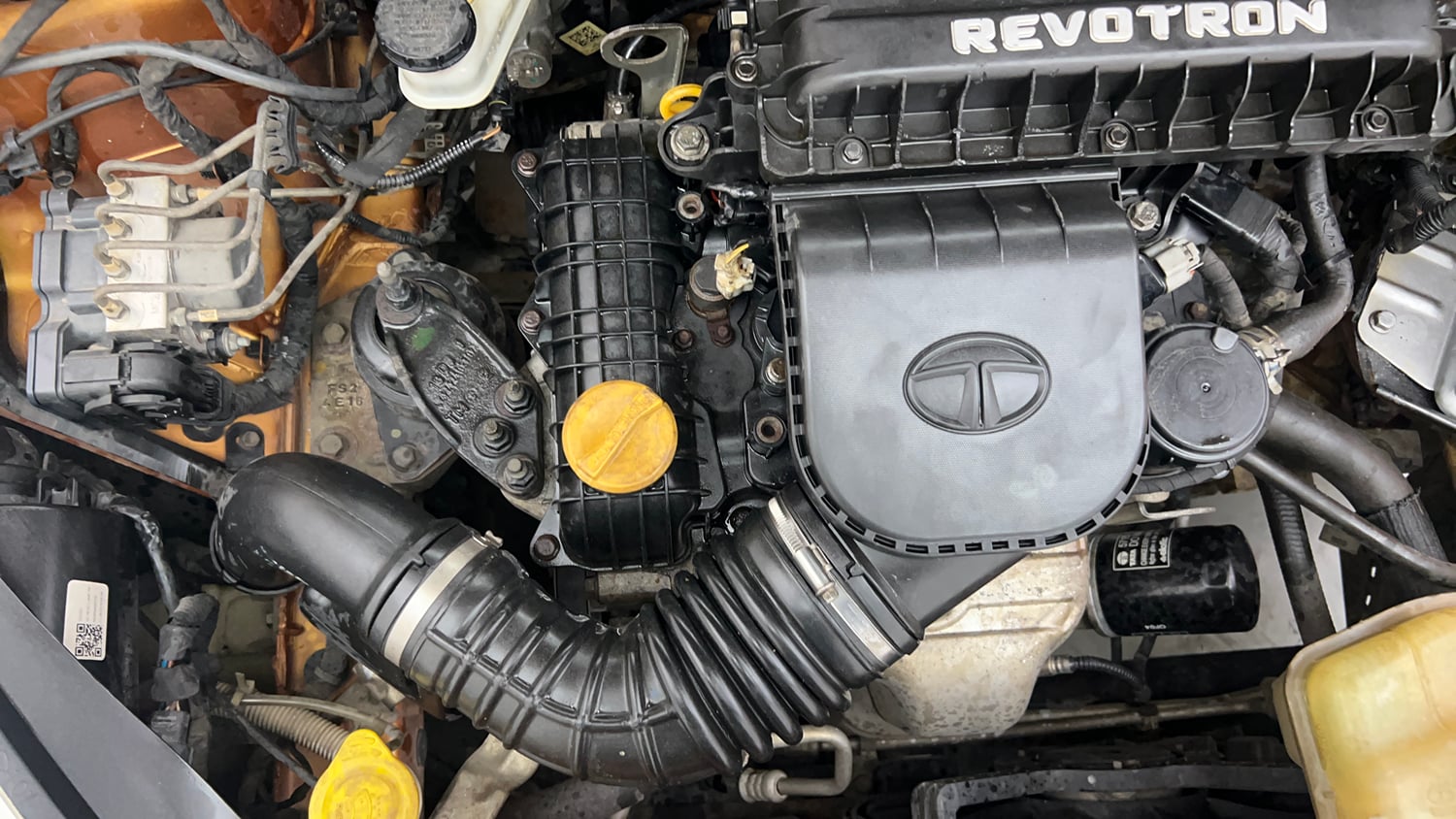 Used 2016 Tata Tiago Revotron XZ Petrol Manual engine ENGINE RIGHT SIDE VIEW